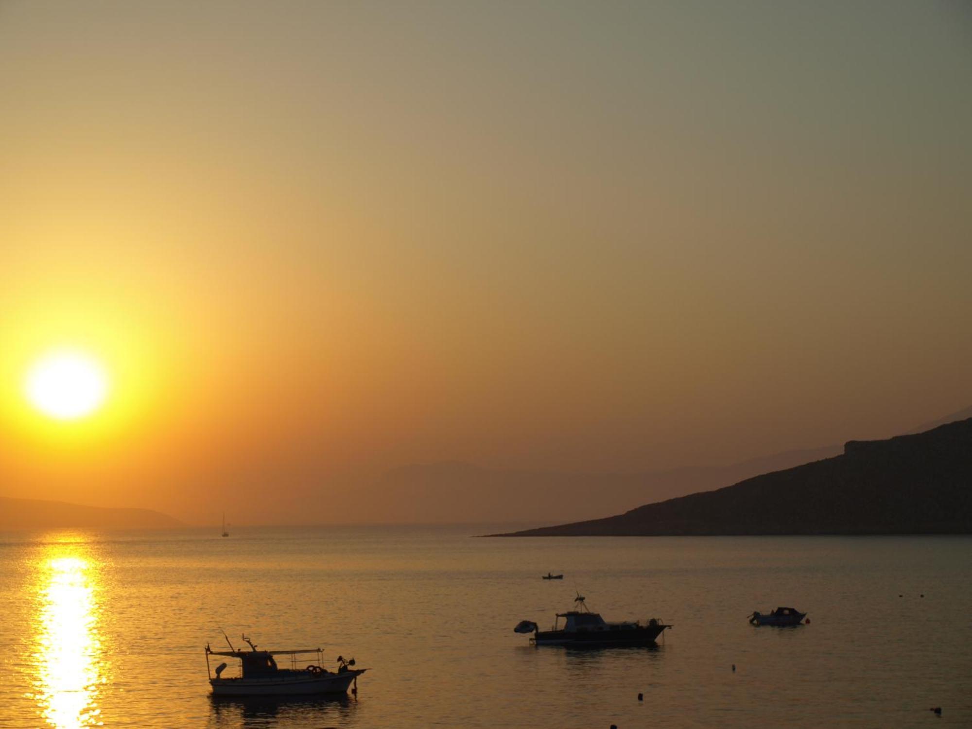 Atlantis Houses Chalki Town Dış mekan fotoğraf